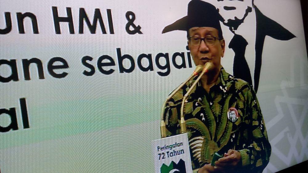 Politisi Senior Akbar Tandjung Motivasi Kader Golkar di Kalsel