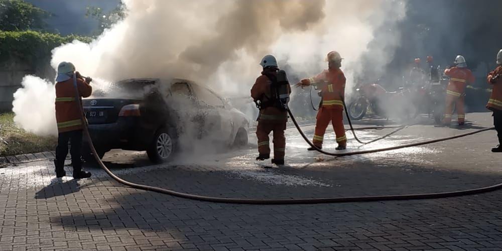 5 Hal Ini Bisa Bikin Mobil Terbakar