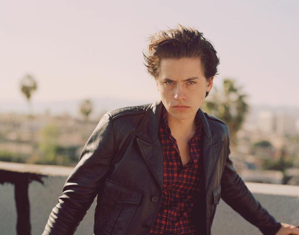 Tekuni Fotografi, Ini 10 Potret Keren Karya Cole Sprouse