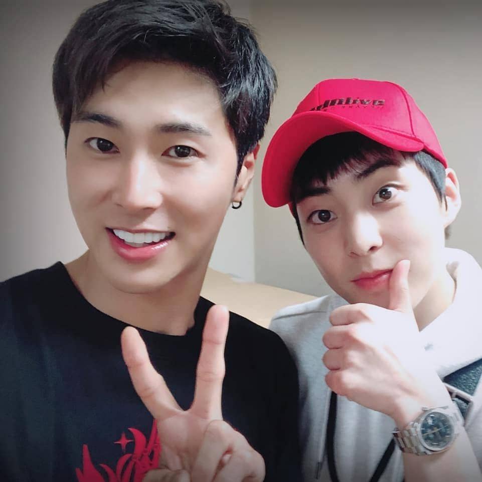 instagram.com/tvxq.officia