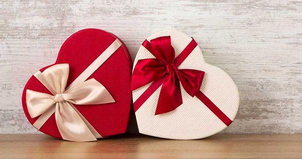 Bukan Bunga atau Boneka, Ini Nih 6 Kado Valentine Terbaik untuk Pacar