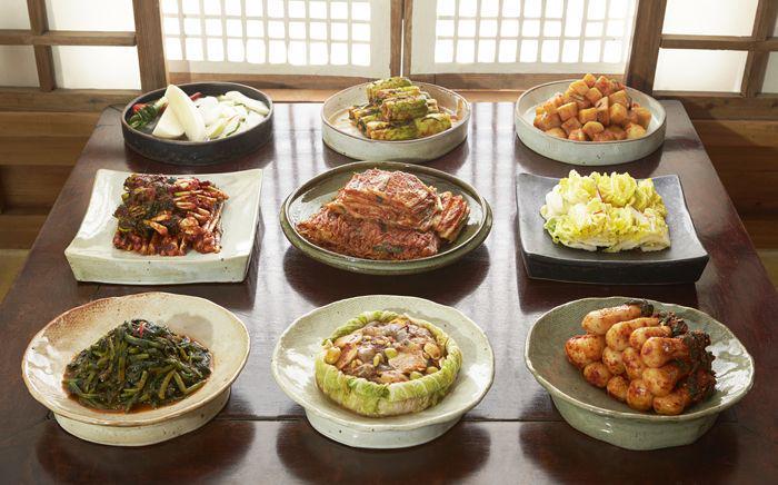 Gak Cuma Berbahan Kubis, Ini 10 Kimchi Terbaik Khas Korea