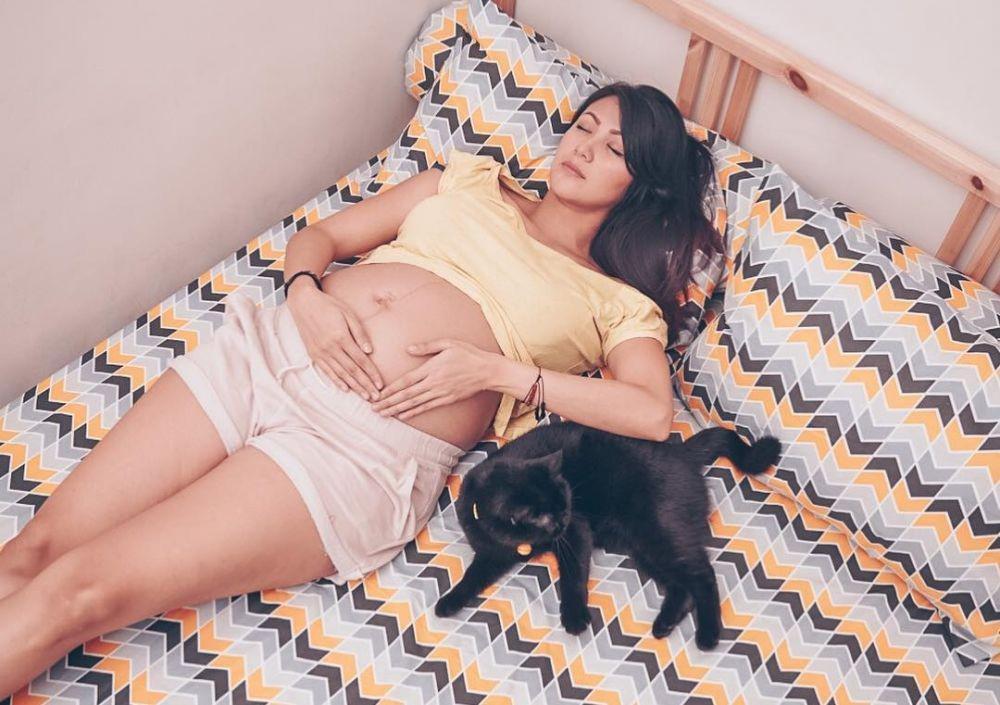 7 Cara Menghilangkan Stretch Mark Secara Alami, Gak Perlu Krim Mahal
