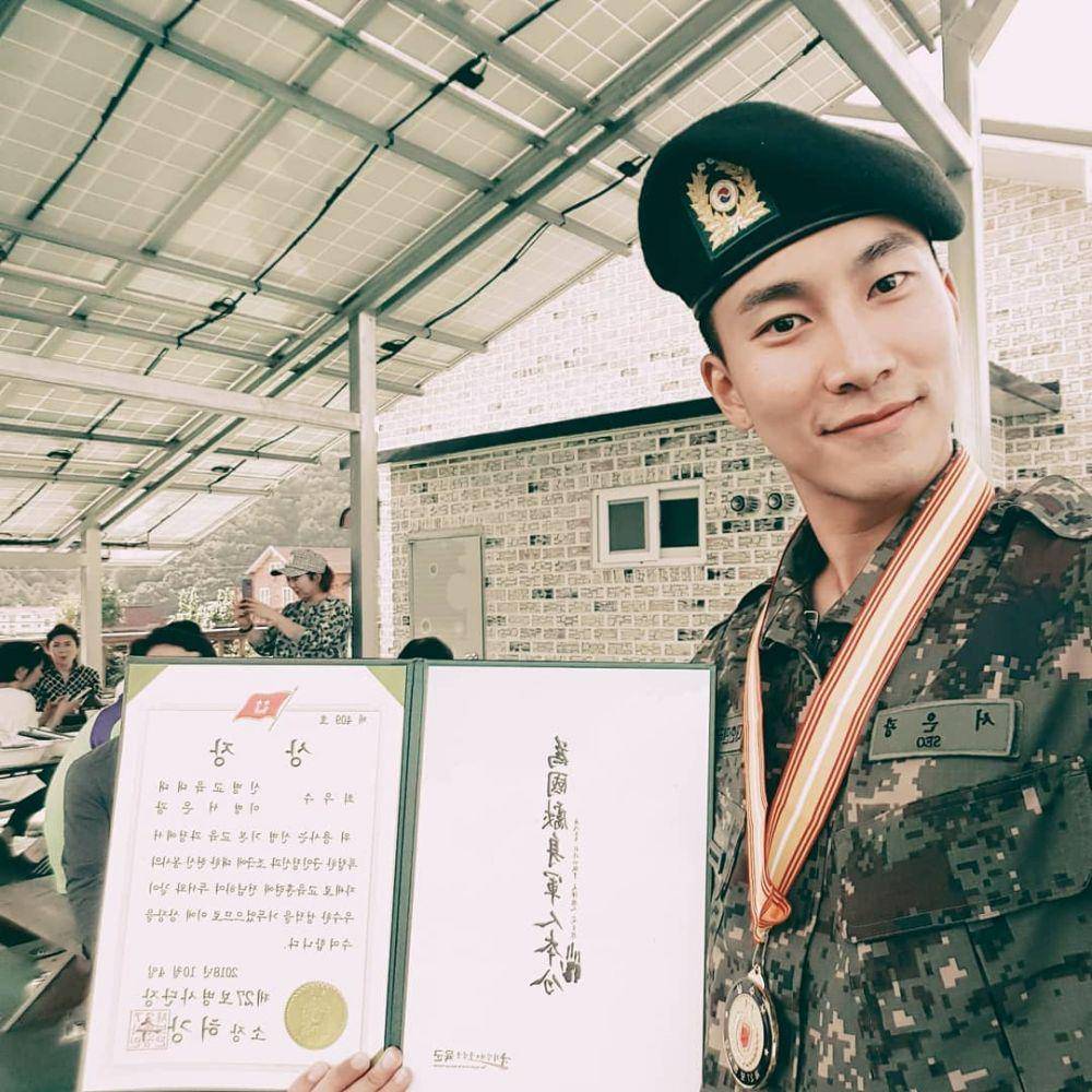 Instagram.com/btob_silver_light