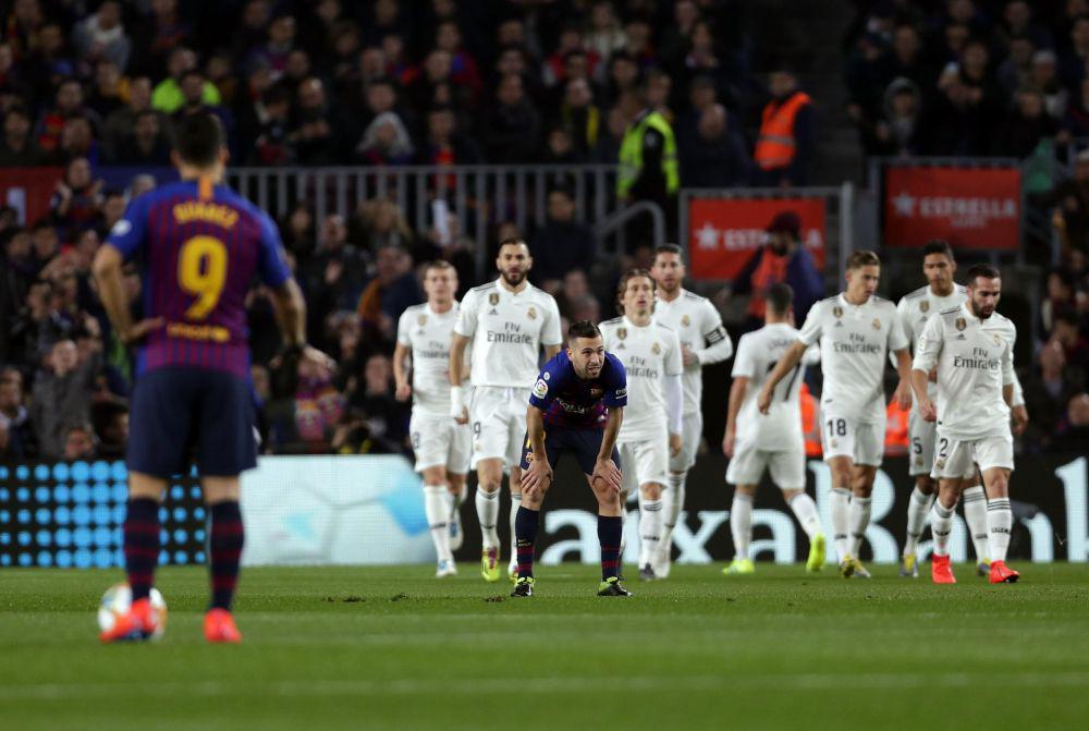 Real Madrid Imbangi Barcelona, Vazquez: El Clasico yang Tak Adil!