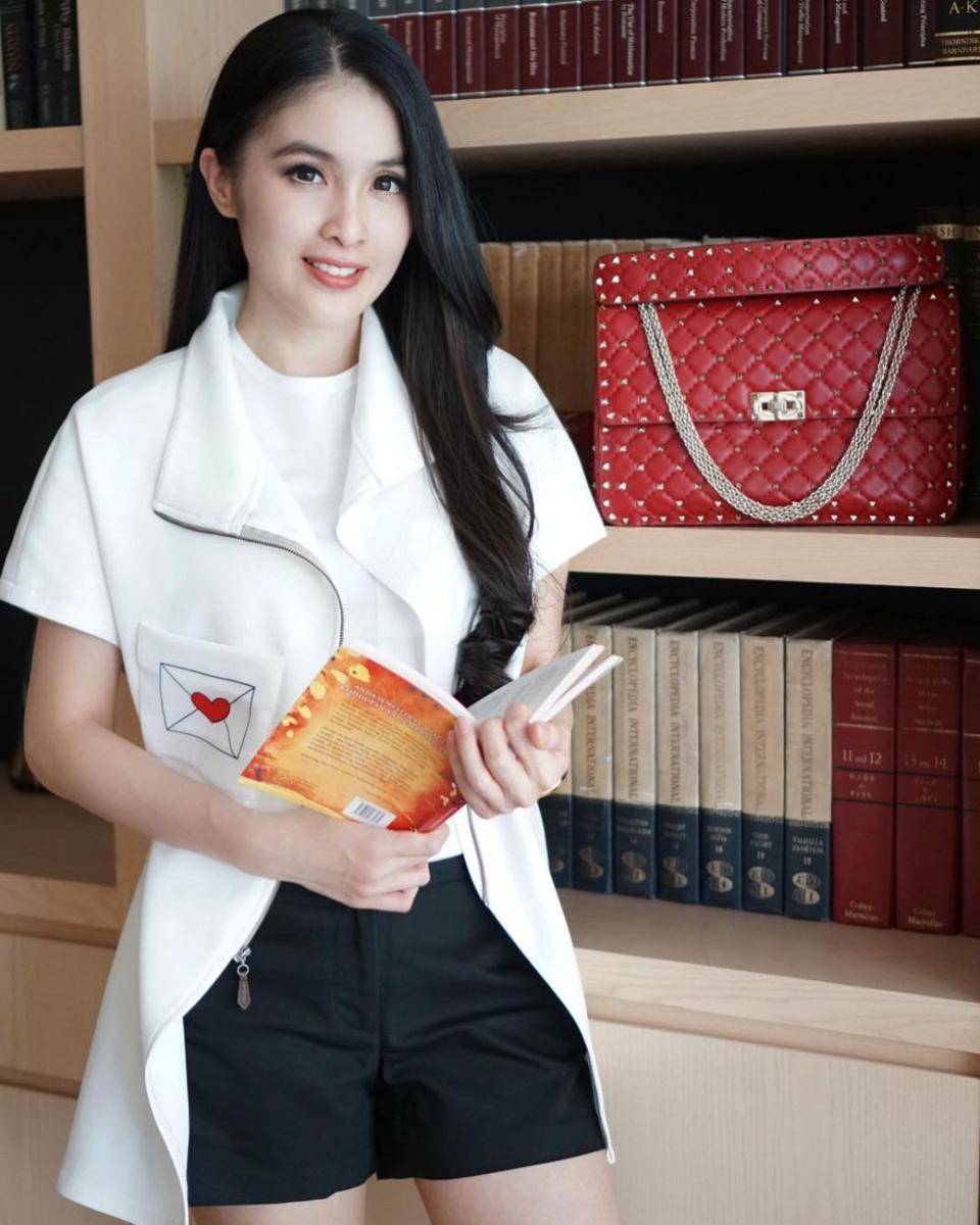 Instagram/sandradewi88
