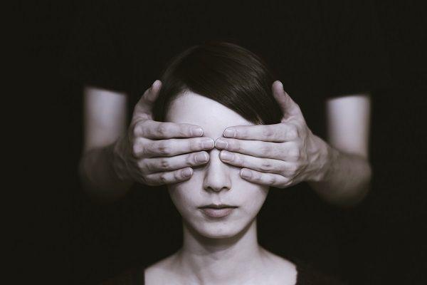 5 Tanda Ini Tunjukkan Kalau Kamu Telah Meremehkan Diri Sendiri