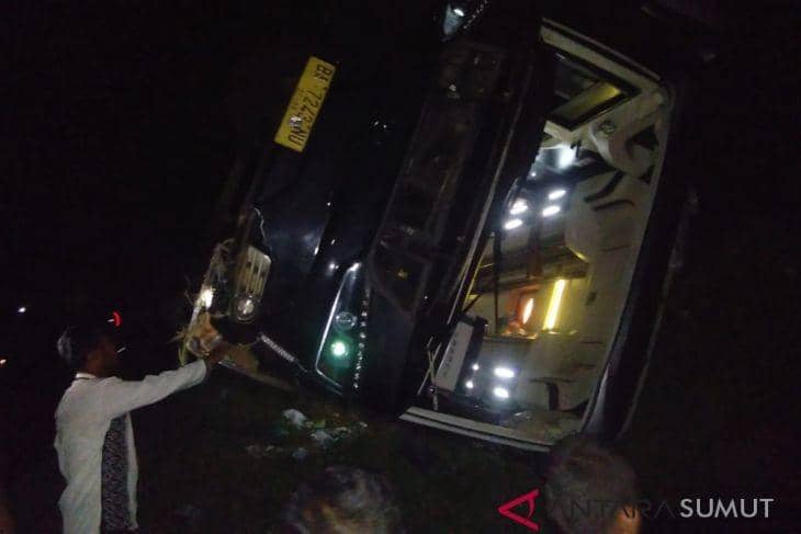 Pulang Ziarah dari Makam Syeikh Kuala, Bus Rombongan Terguling