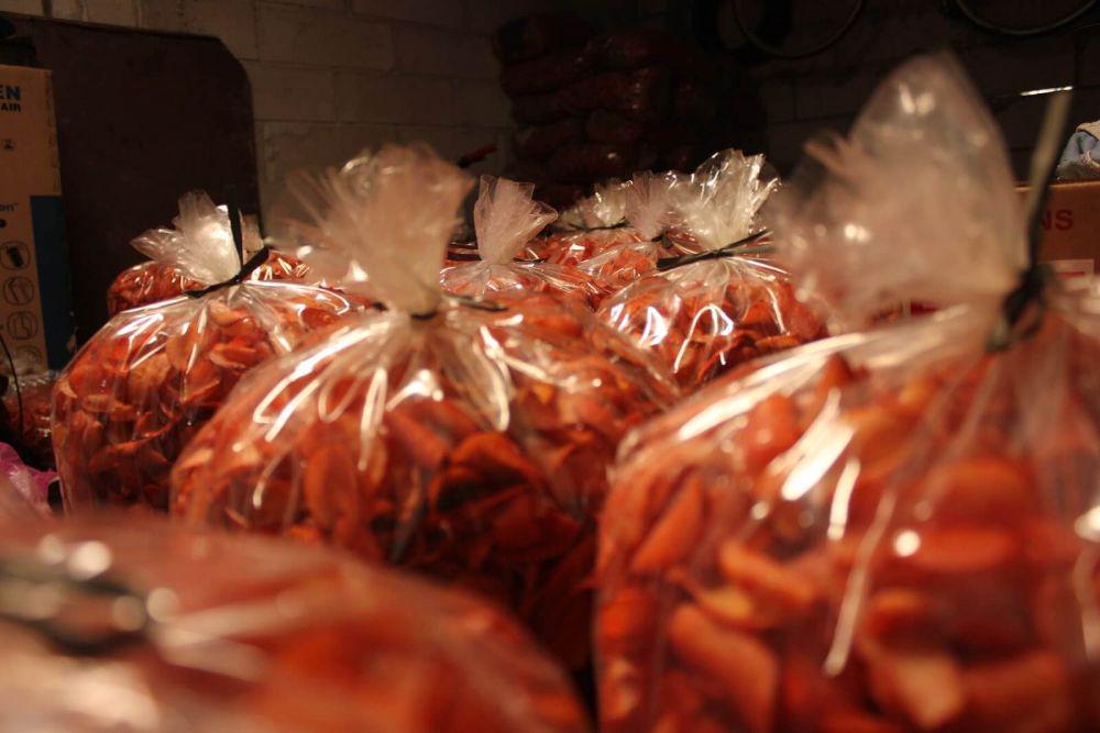 Terima Suntikan Dana PWMP, 3 Petani Milenial Kelola Usaha 'Cik May'
