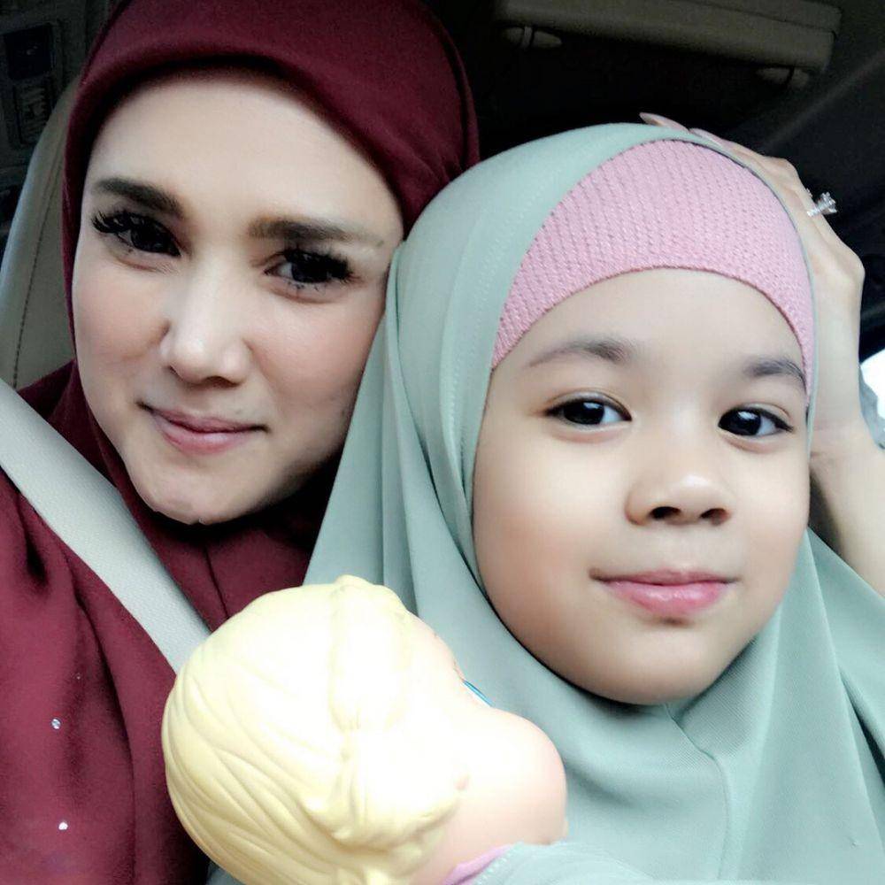instagram.com/mulanjameela1