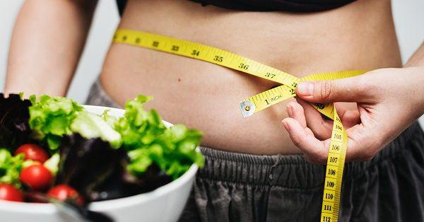 Mau Punya Perut Rata? Hindari 5 Makanan Ini Ya, Girls!