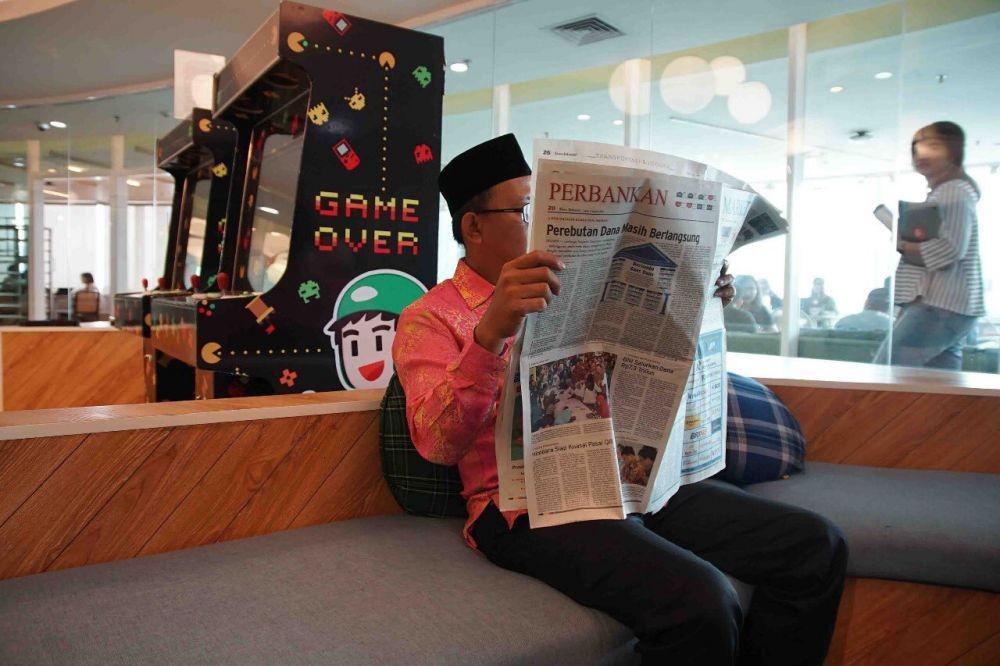 Pak Aji Mumpung, Dambaan Bude Sumiyati yang Oportunis Banget!