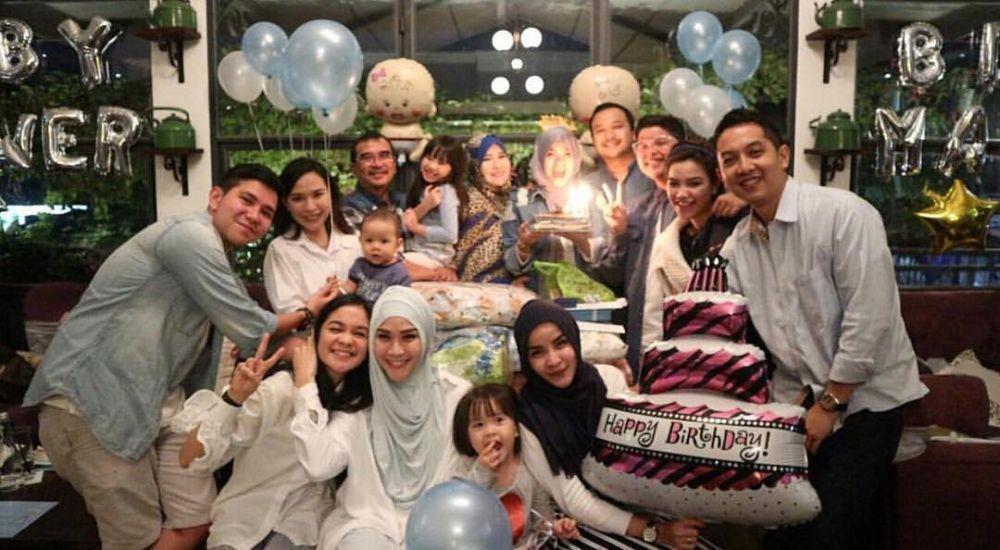 5 Hal yang Patut Ditiru dari Zaskia Mecca & Saudara di Blessing Seven