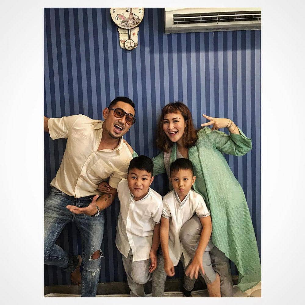 Jarang Tersorot, Ini 10 Potret Keluarga Rio Febrian dan Sabria Kono