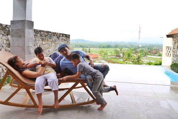 instagram.com/sabriakono