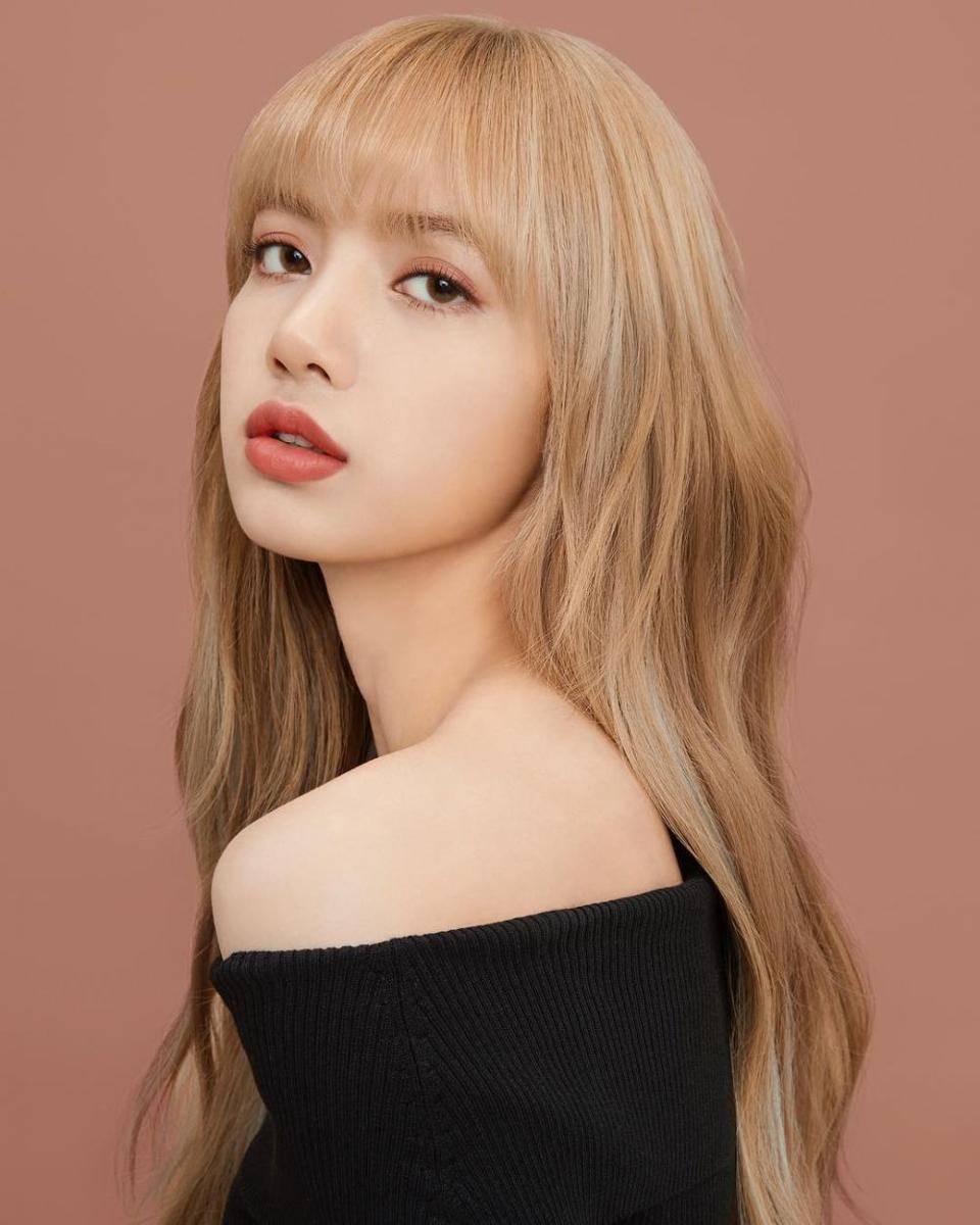 instagram.com/lalalalisa_m