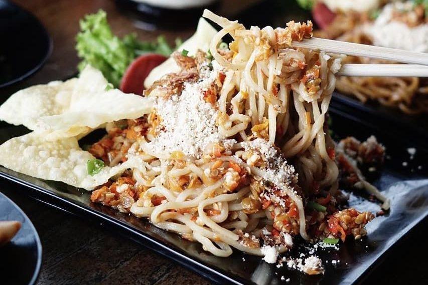 10 Potret Kenikmatan Mie Setan Malang yang Legendaris, Dijamin Ngiler!