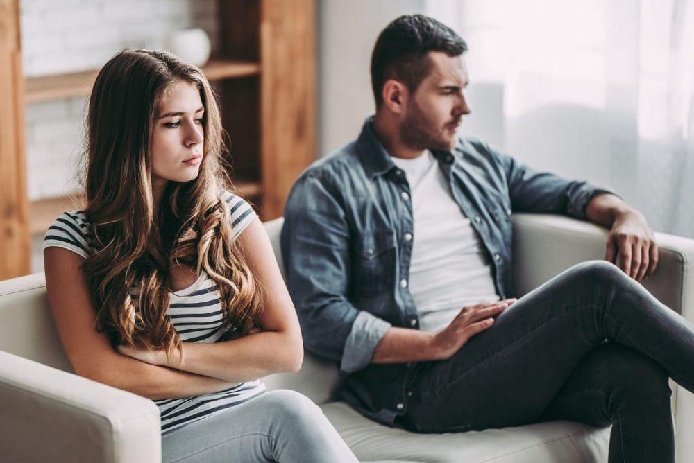 Bisa Menyegarkan Hubungan, 5 Tanda Kamu & Pacar Butuh Break Sementara