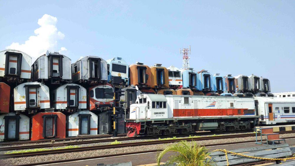 Biar Gak Bosan, Cobain Rute Alternatif Jakarta-Bandung Pakai KA Lokal