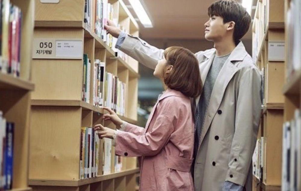 8 Tingkah Kecil Cowok yang Sukses Bikin Cewek Baper, Pernah Diginiin?