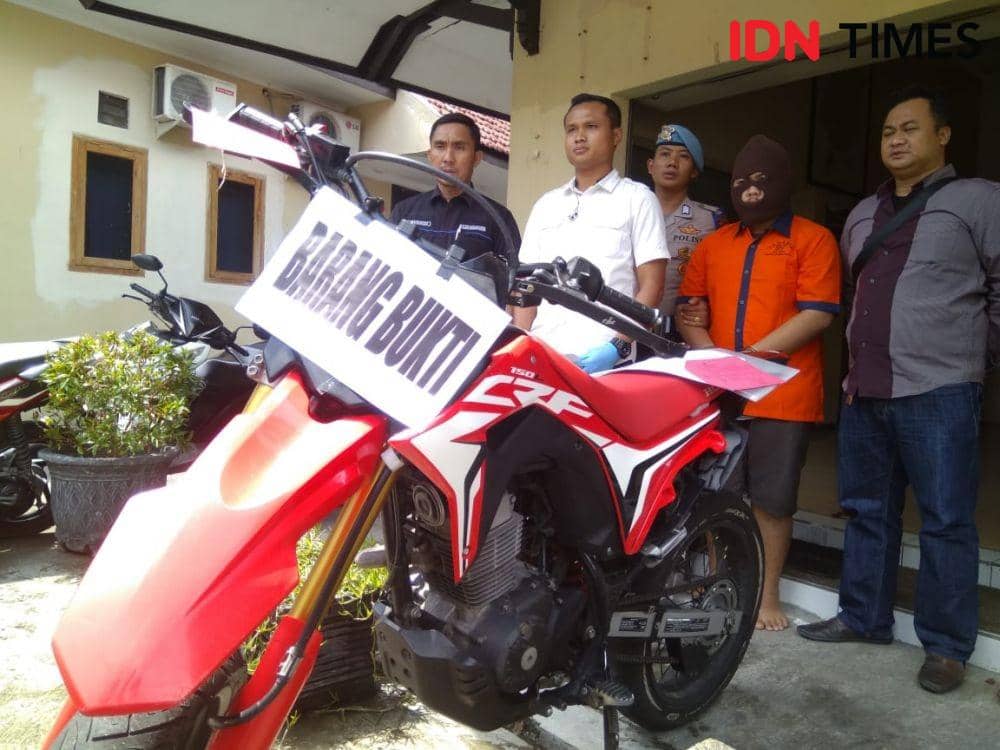 Demi Kekasih, Pria Ini Nekat Gadaikan Motor Trail Milik Teman