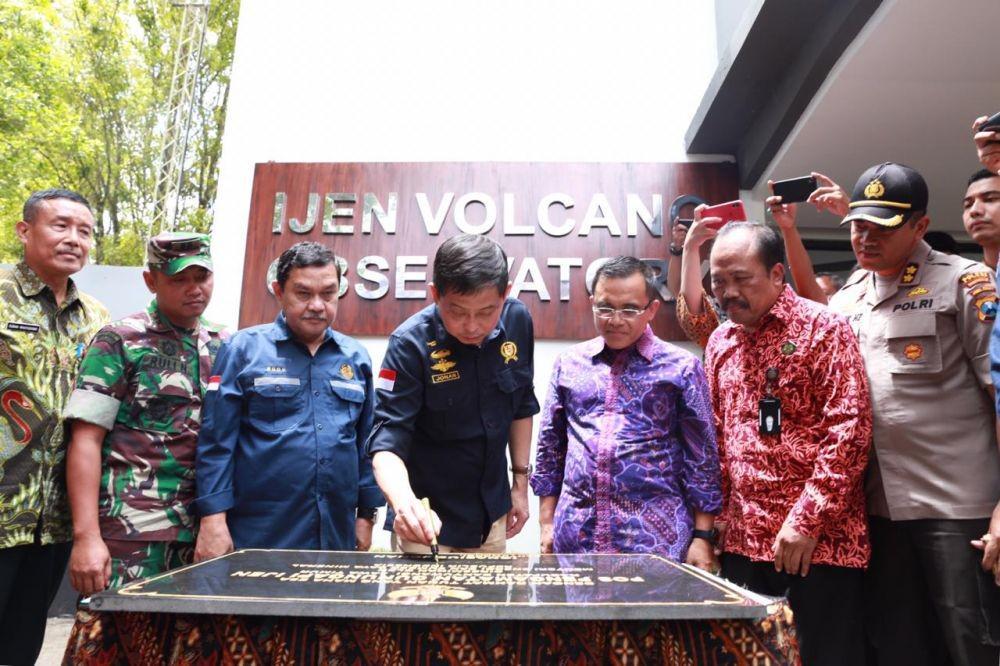 Menteri Jonan Resmikan Renovasi Pos Pengamatan Gunung Ijen