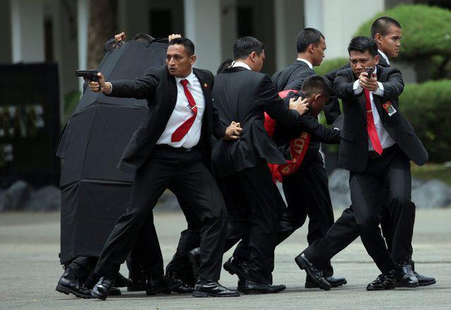 Patut Dicontoh, 5 Pelajaran Hidup Dari Sosok Paspampres yang Hebat