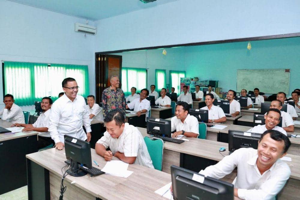 Ratusan Orang di Banyuwangi Ikuti Tes Pekerja Kontrak Pemerintah