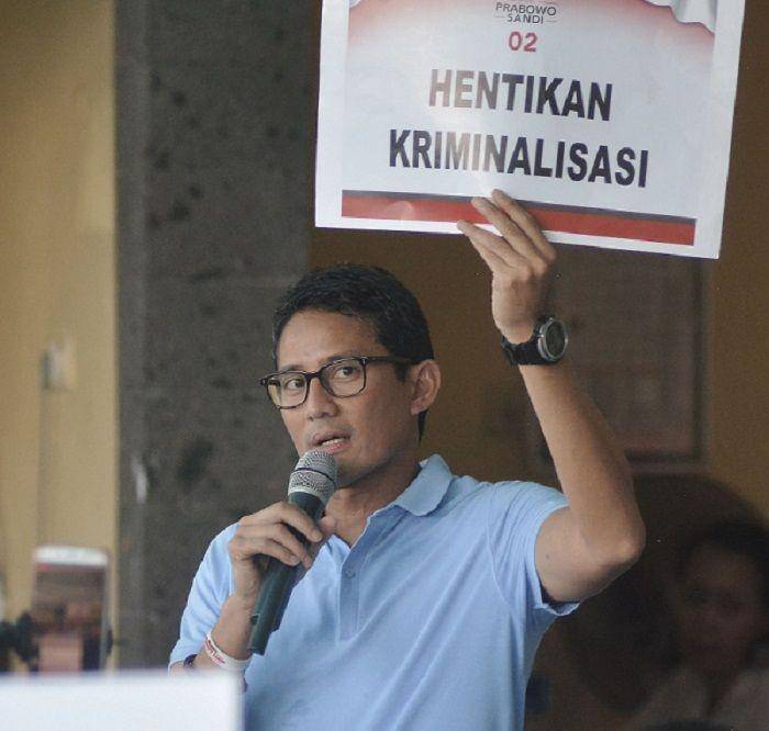 Cawapres nomor urut 02, Sandiaga Uno, di Klungkung, Bali. (ANTARA FOTO/Fikri Yusuf)