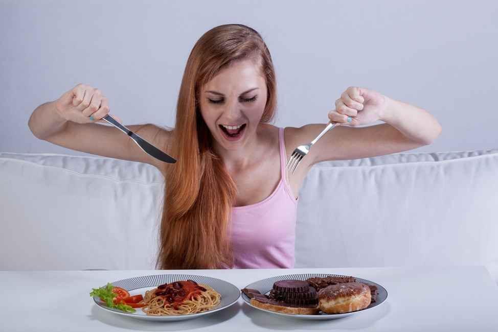 5 Alasan Kenapa Kita Makan Lebih Banyak ketika Sedang Stres Berat