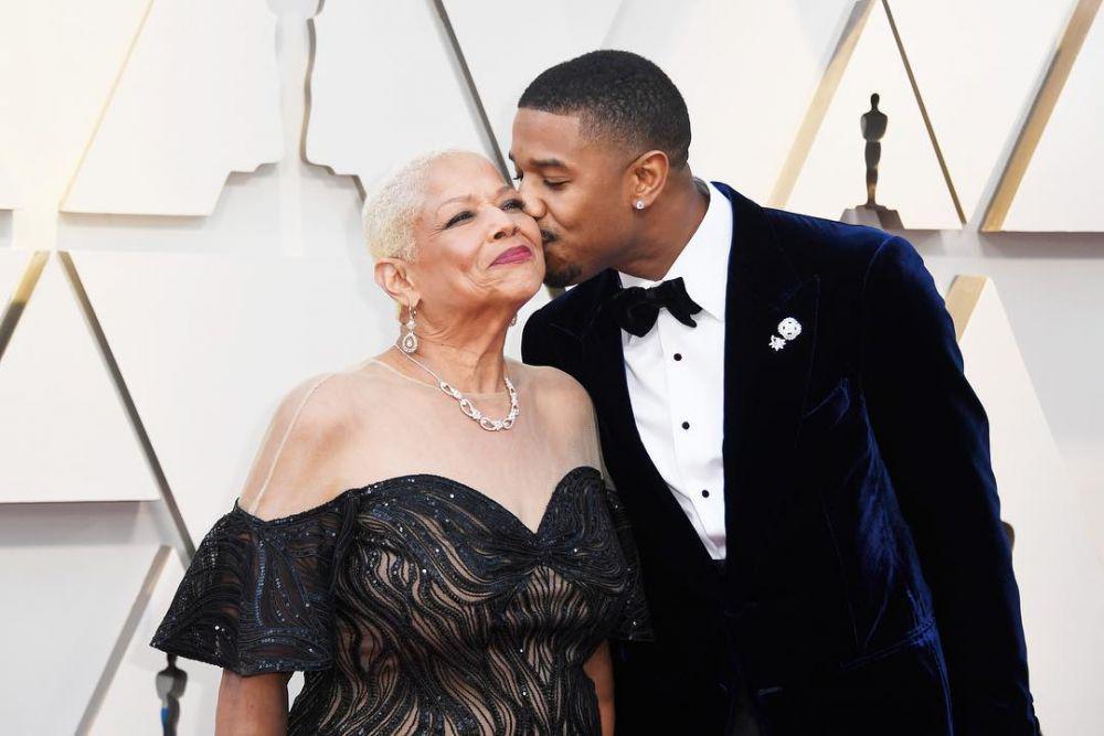 Bukan Istri & Pacar, 10 Artis Ini Gandeng Orangtua di Red Carpet Oscar