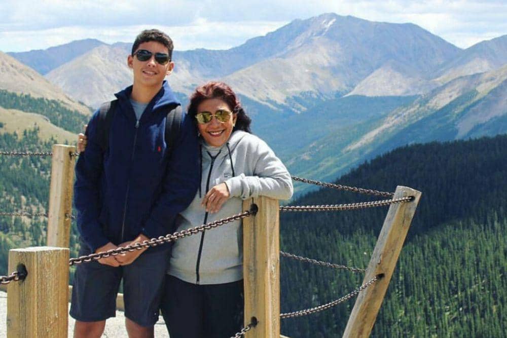 Jadi Rebutan Netizen, Ini 10 Potret Alvy Xavier & Ibunya, Menteri Susi