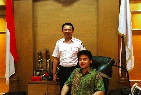 (Basuki "Ahok" Tjajaha Purnama bersama putra sulungnya) www.instagram.com/@basukibtp