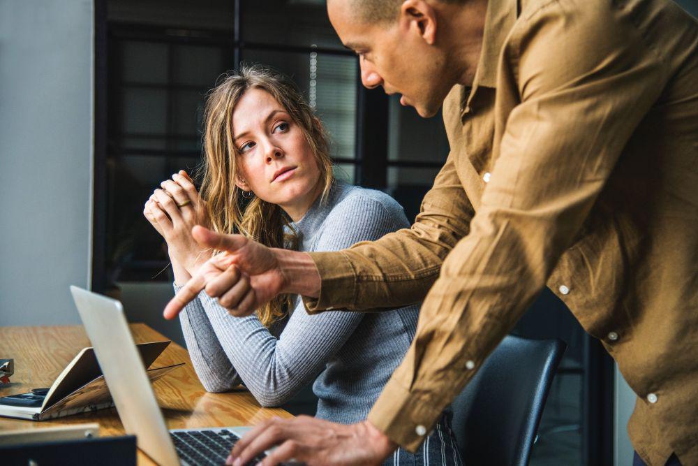 5 Sifat Ini Buatmu Jadi Toxic People di Lingkungan Kerja, Sadar Gak?