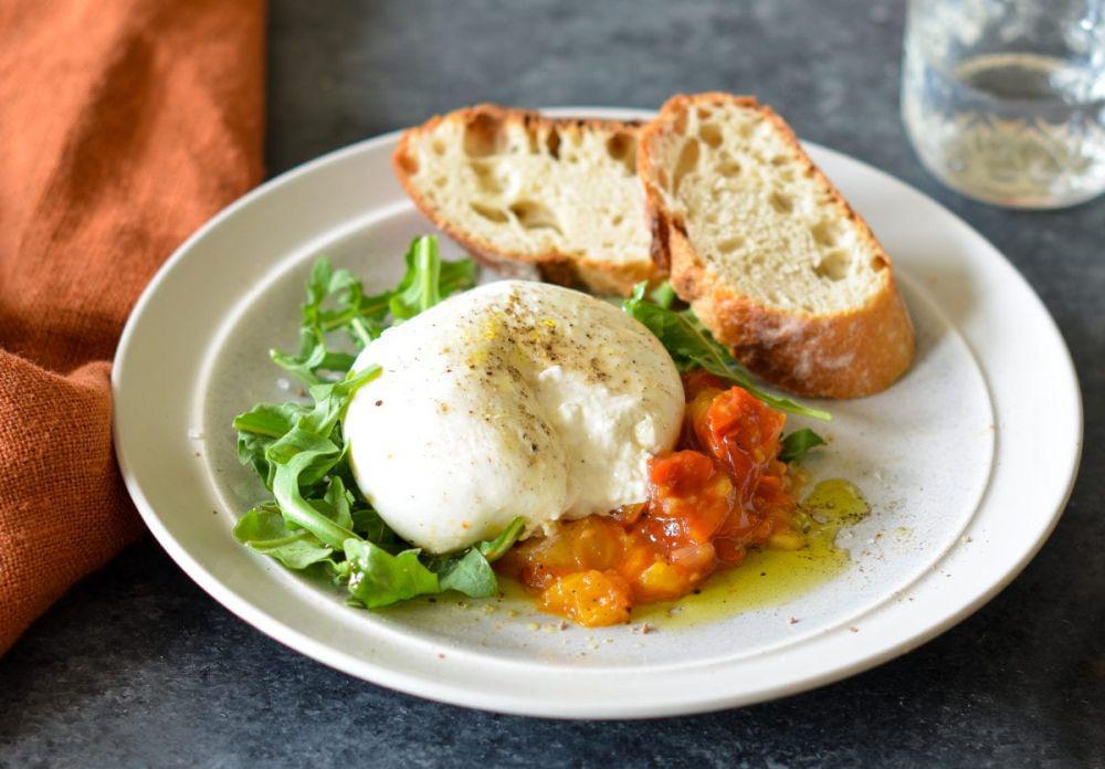 5 Hidangan Burrata Khas Italia yang Mirip dengan Mozarella, Mau?