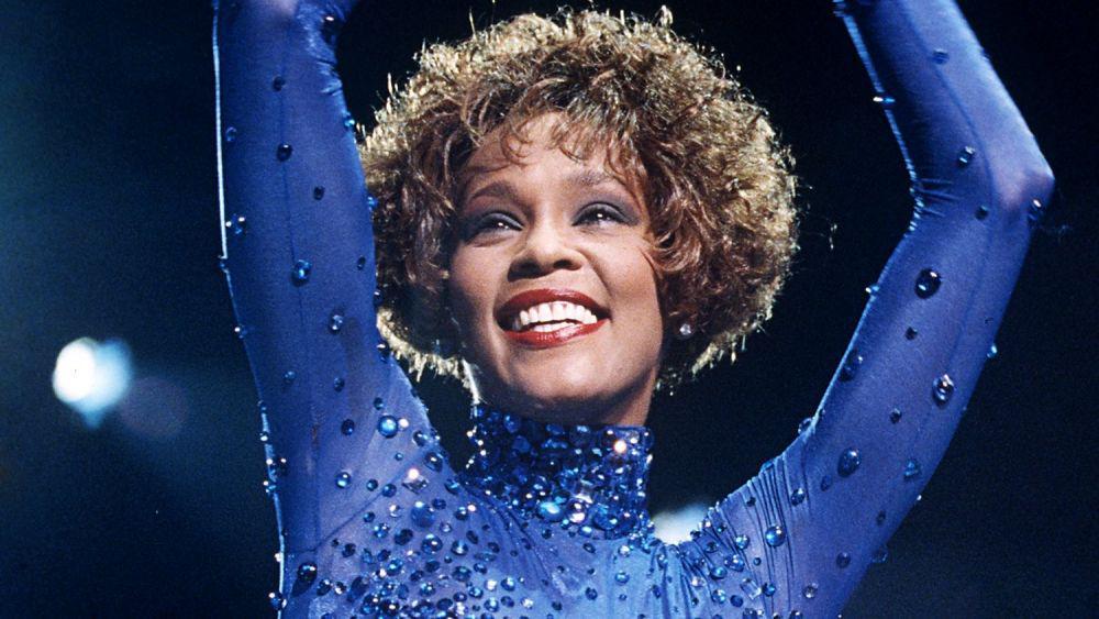7 Lagu dari Whitney Houston Ini Akan Membuatmu Bernostalgia