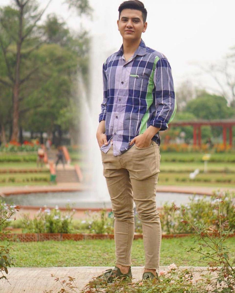 Instagram.com/juliosihotang