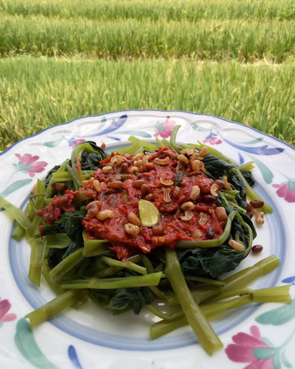 Resep Plecing Kangkung Khas Lombok dan Cara Membuatnya