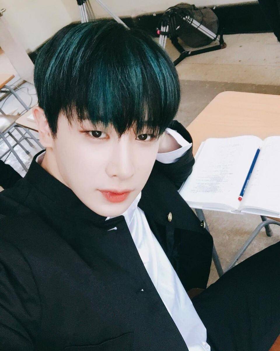instagram.com/official_monsta_x