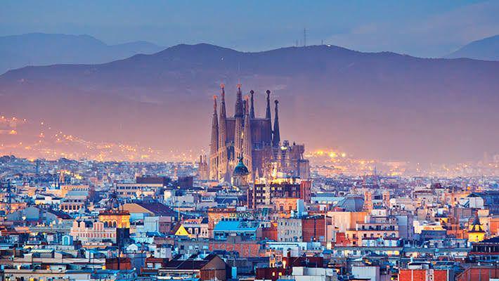 17 Fakta Menarik Kota Barcelona, Ternyata Hampir Miliki Menara Eiffel!