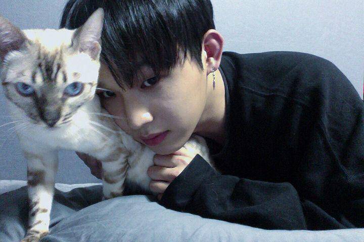 instagram.com/imhyunsik