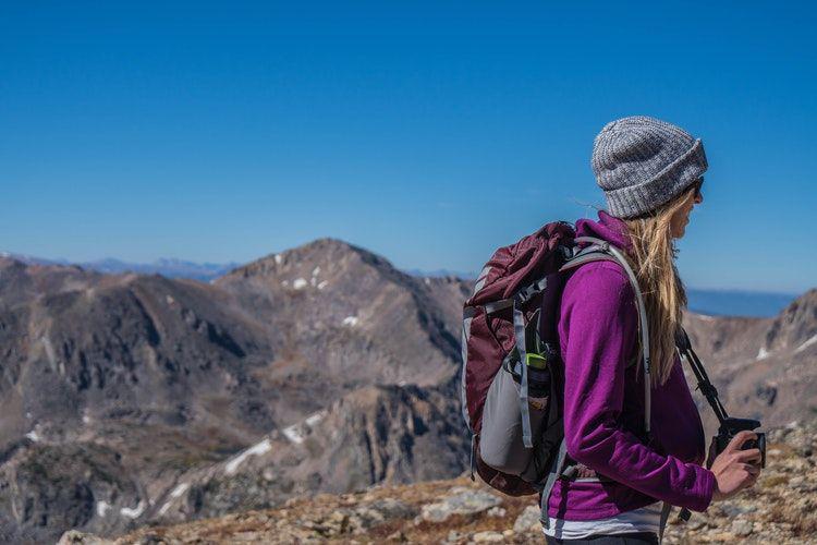 5 Trik Membawa Barang Saat Traveling Hanya dengan Pakai Ransel