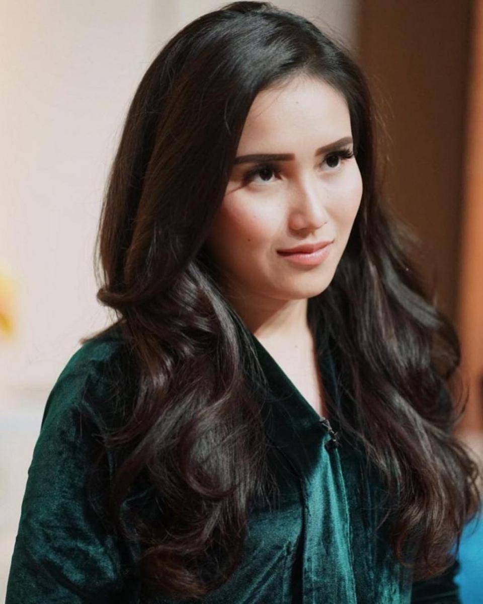 instagram.com/ayutingting92