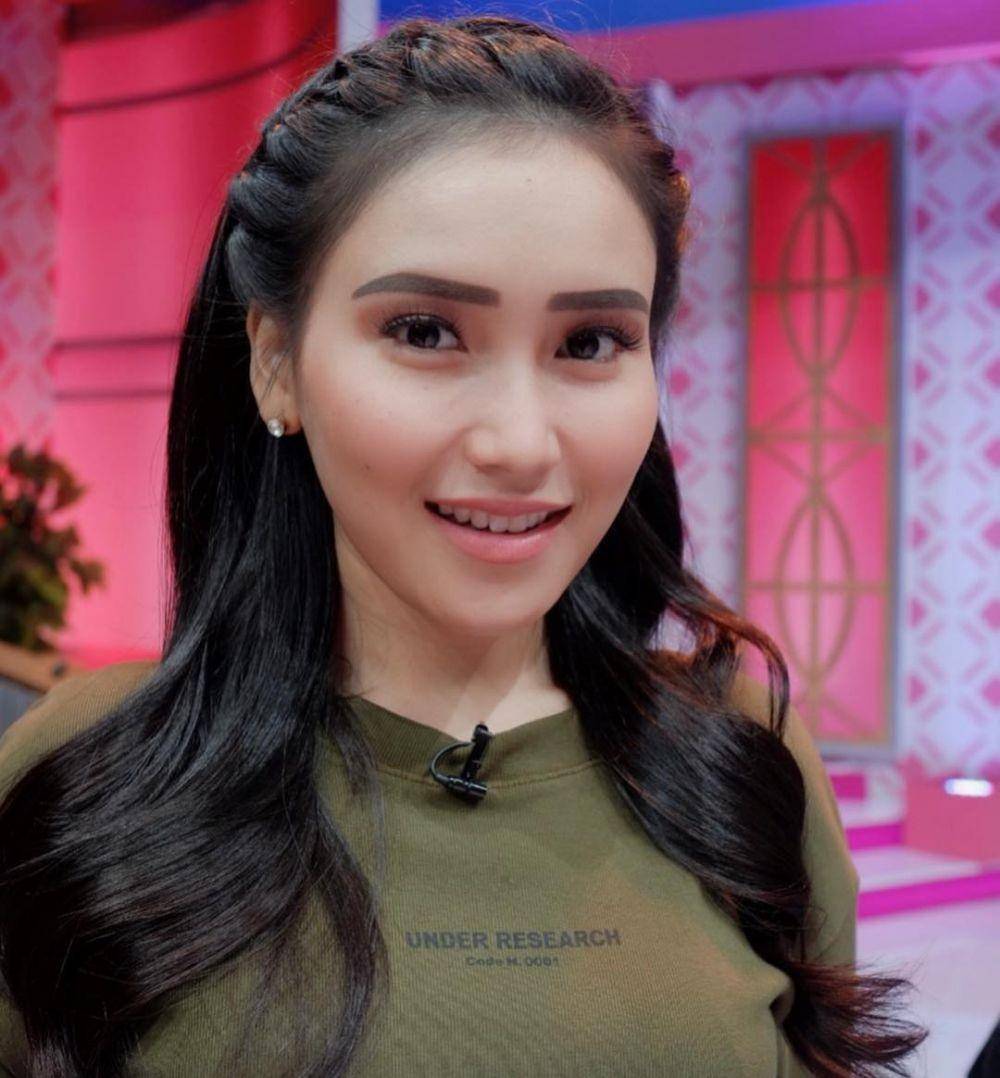 instagram.com/ayutingting92