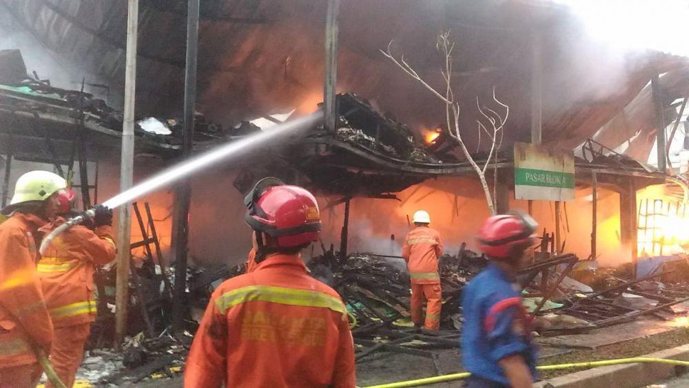 Polisi Periksa 10 Saksi Kebakaran di TPS Blok A Kebayoran Baru