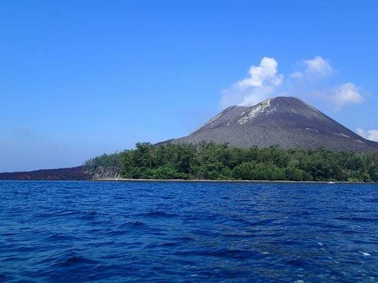 7 Fakta Menarik Gunung Anak Krakatau yang Masih Aktif & Terus Tumbuh