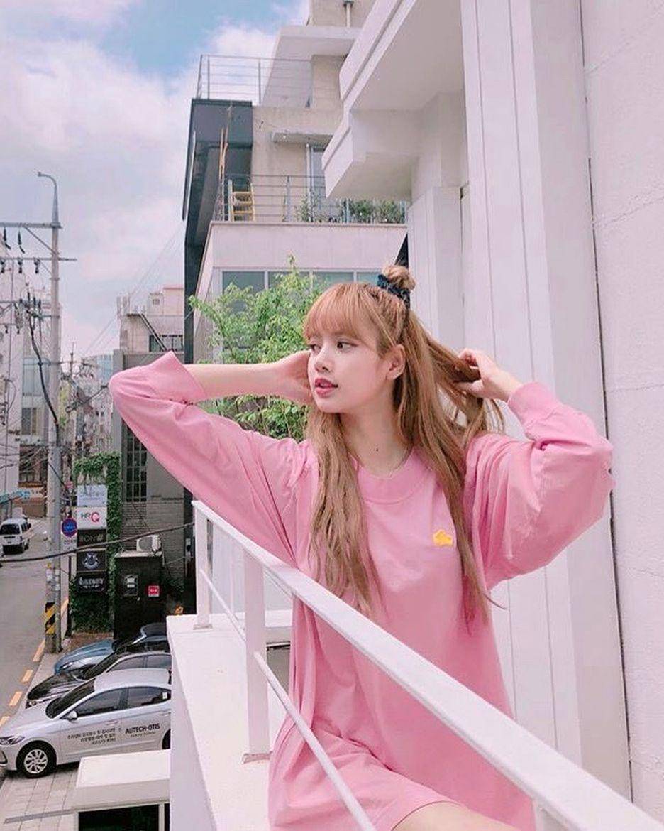 instagram.com/lalisa.blackpink