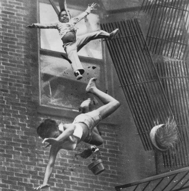 Fire Escape Collapse (1976) (rarehistoricalphotos.com/Stanley Forman)