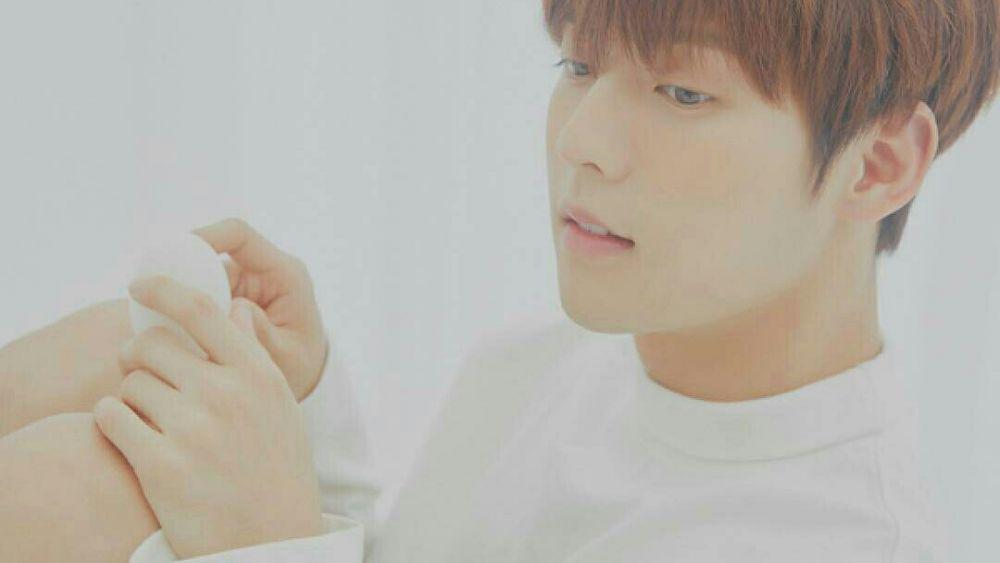 Disebut Kembaran Soobin TXT, Ini 10 Potret Awet Muda Minhyuk BTOB