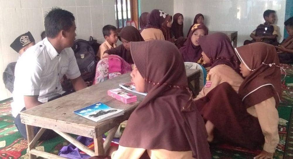 Sekolah Kebanjiran, Puluhan Siswa di Lamongan Belajar di Tempat Ibadah